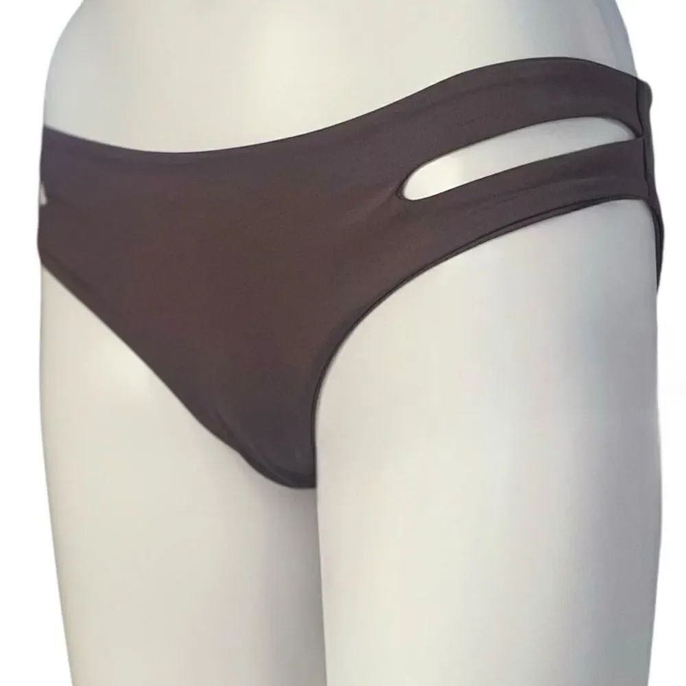 l*Ispace Side Cut-Out Bikini Bottom